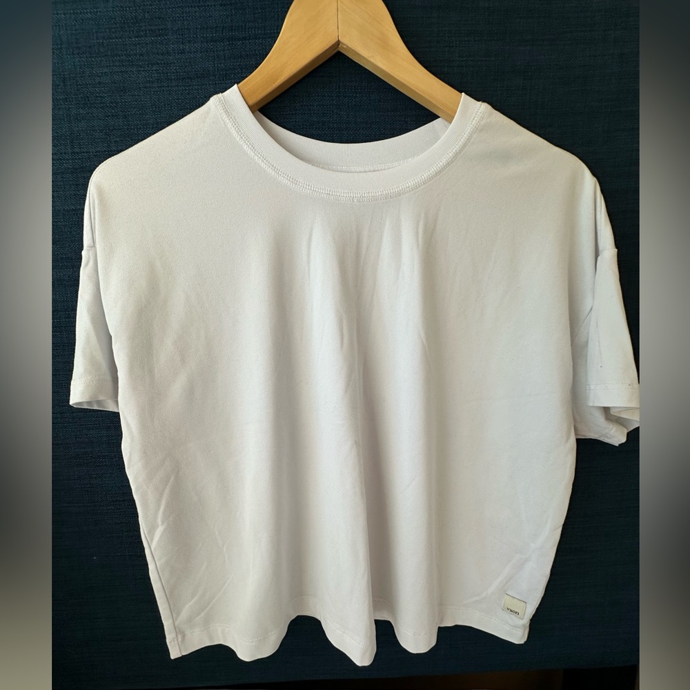 Vuori White Women's Energy Tee